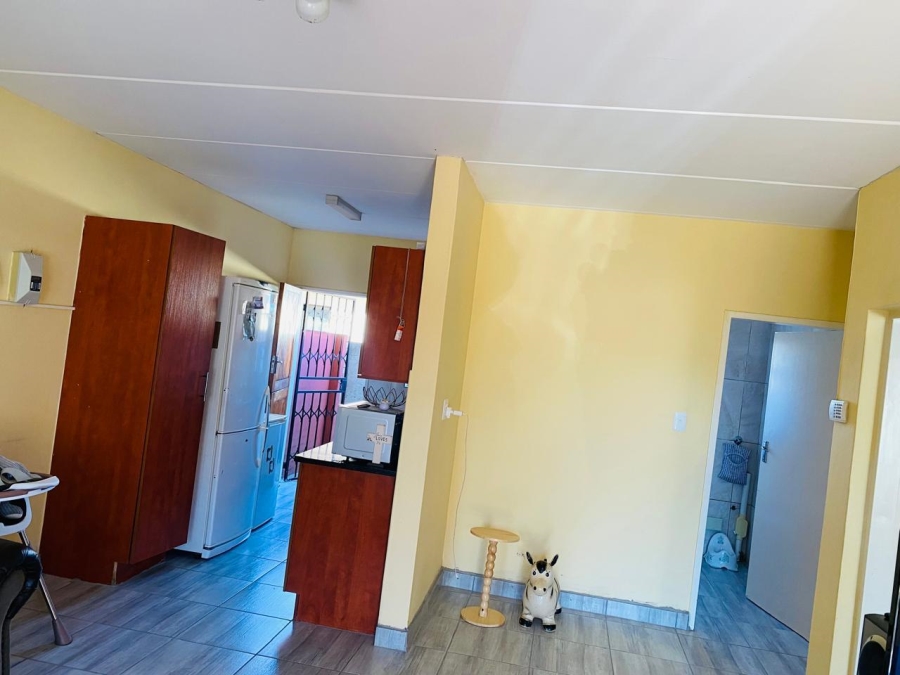 2 Bedroom Property for Sale in Waterval East North West